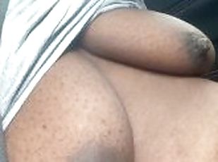 tetas-grandes, masturbación, pezones, orgasmo, público, amateur, maduro, negra-ebony, madurita-caliente, coche