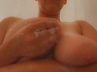 baden, groß-titten, alt, dilettant, massage, junge18, italieniener, alte, dusche, allein