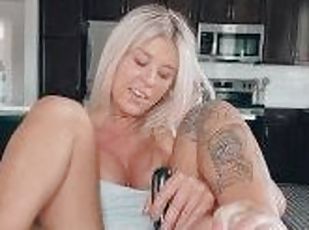 orgasmo, squirting, amateur, babes, pies, rubia, a-solas, tatuaje