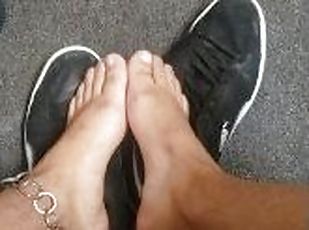 public, amateur, fellation, ejaculation-sur-le-corps, branlette, pieds, fétiche, solo